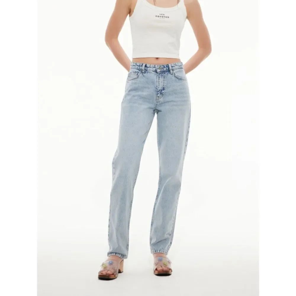 les coyotes de paris light wash straight leg women’s jeans 27 
Made in Turkey